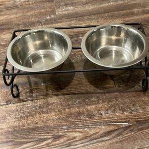 Dog food and water bowl with feeding stand